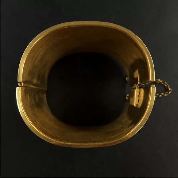 CELINE Manchette Green Fur & Gold Tone Bracelet - Picture 5 of 8